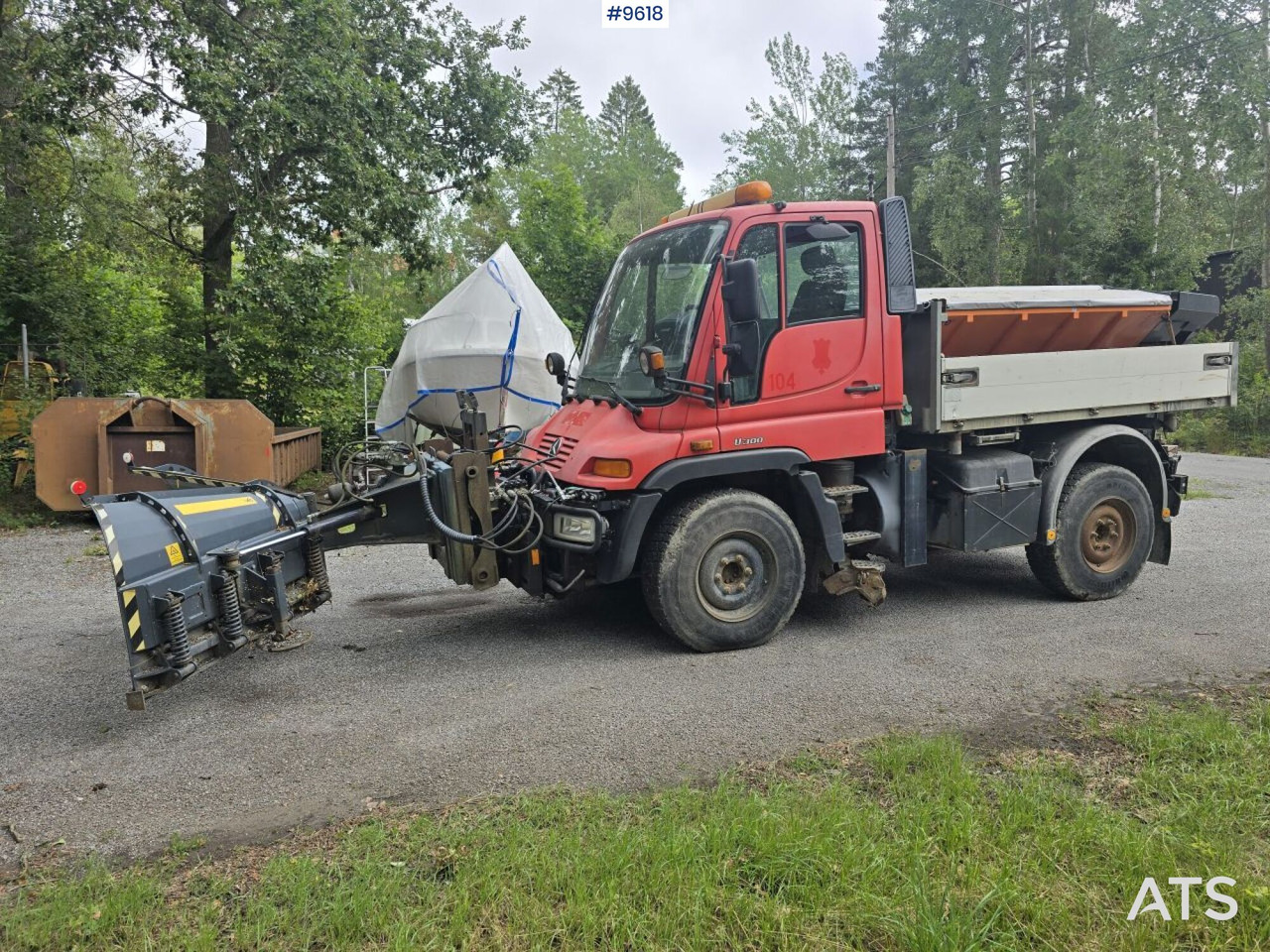 MB Unimog with equipment - Sniega novākšanas tehnika: foto 1 MB Unimog with equipment - Sniega novākšanas tehnika: foto 1