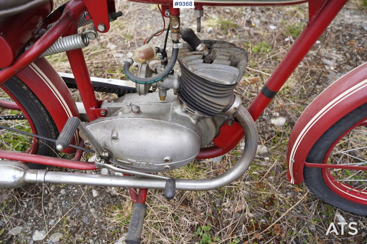 Monark Motorcycle 1952 - Motocikls: foto 5 Monark Motorcycle 1952 - Motocikls: foto 5