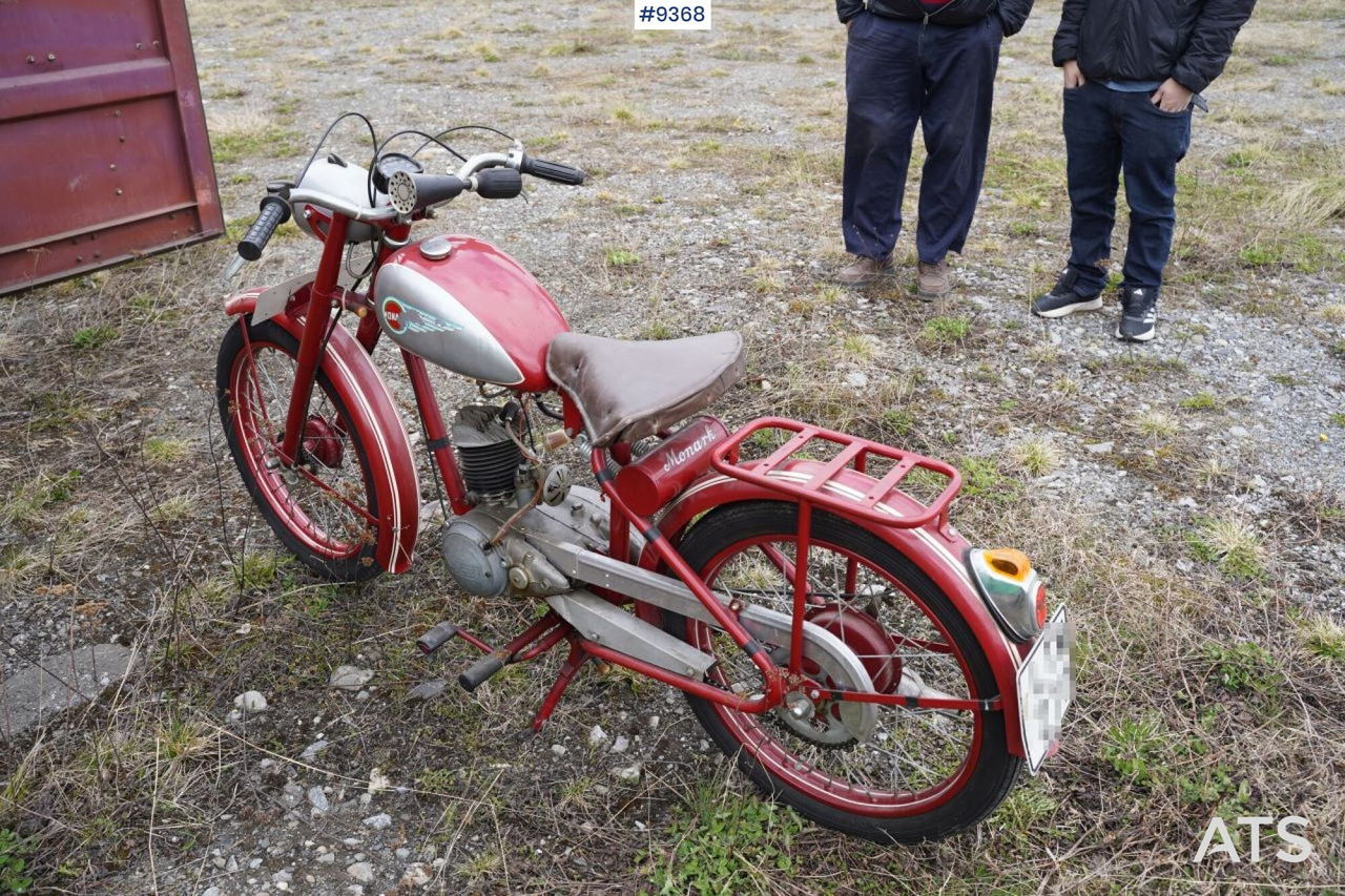 Monark Motorcycle 1952 - Motocikls: foto 2 Monark Motorcycle 1952 - Motocikls: foto 2