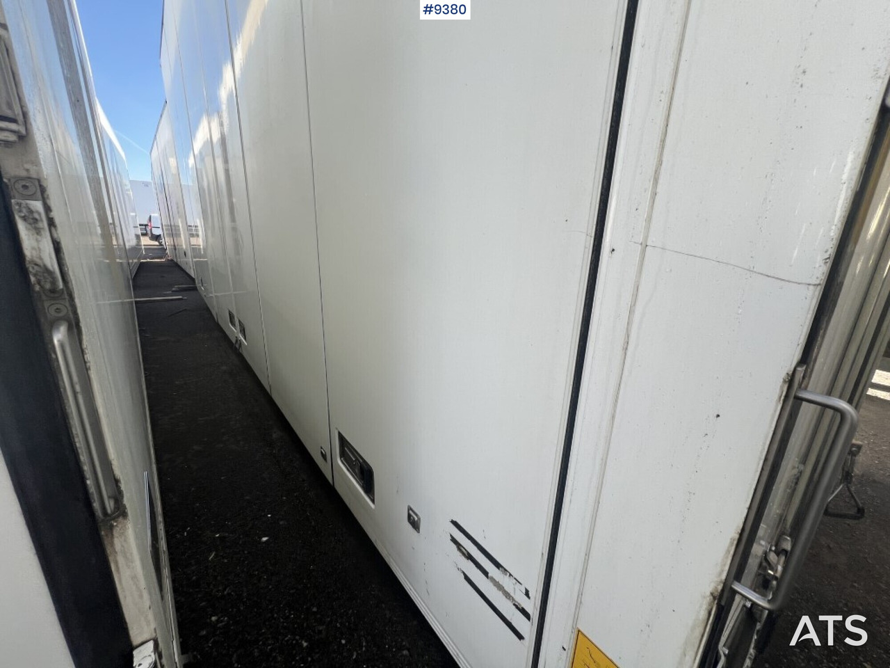 Refrigerated trailer cabinet Ekeri - Maināmā virsbūve - refrižerators: foto 2 Refrigerated trailer cabinet Ekeri - Maināmā virsbūve - refrižerators: foto 2