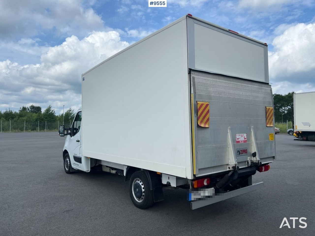 Renault Master with tail lift - Furgons ar slēgtā virsbūve: foto 4 Renault Master with tail lift - Furgons ar slēgtā virsbūve: foto 4