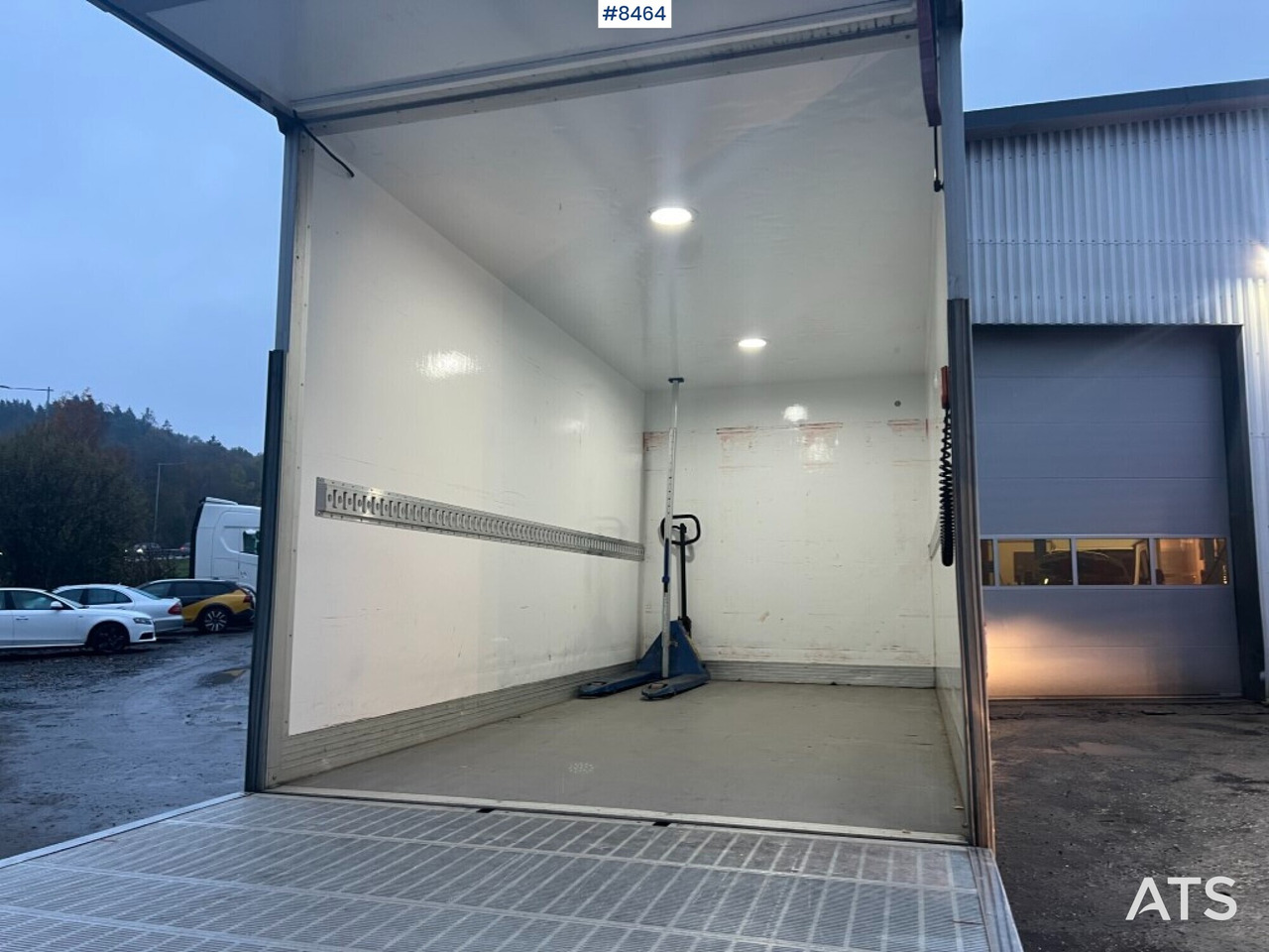Renault master with tail lift - Furgons ar slēgtā virsbūve: foto 4 Renault master with tail lift - Furgons ar slēgtā virsbūve: foto 4