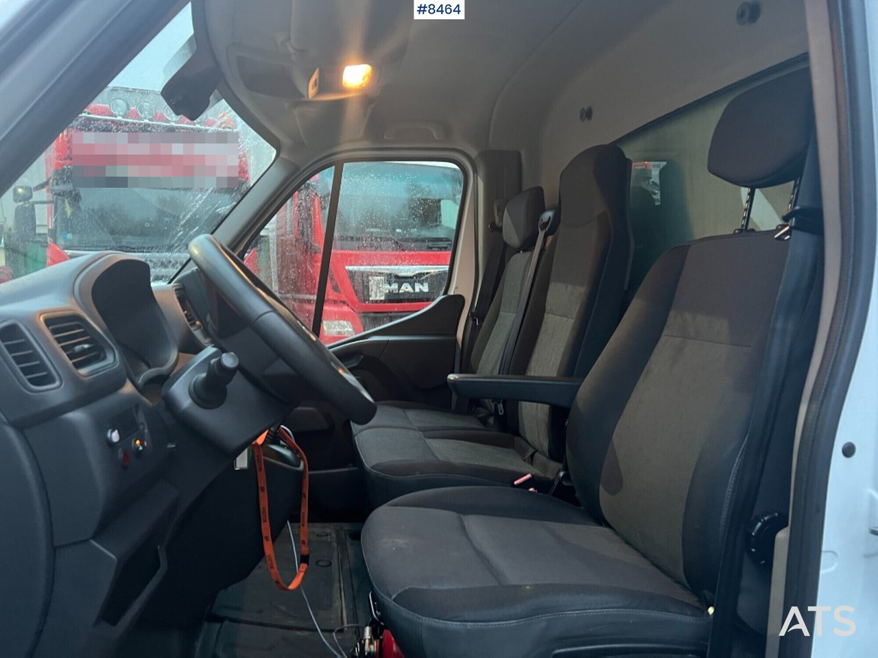 Renault master with tail lift - Furgons ar slēgtā virsbūve: foto 5 Renault master with tail lift - Furgons ar slēgtā virsbūve: foto 5
