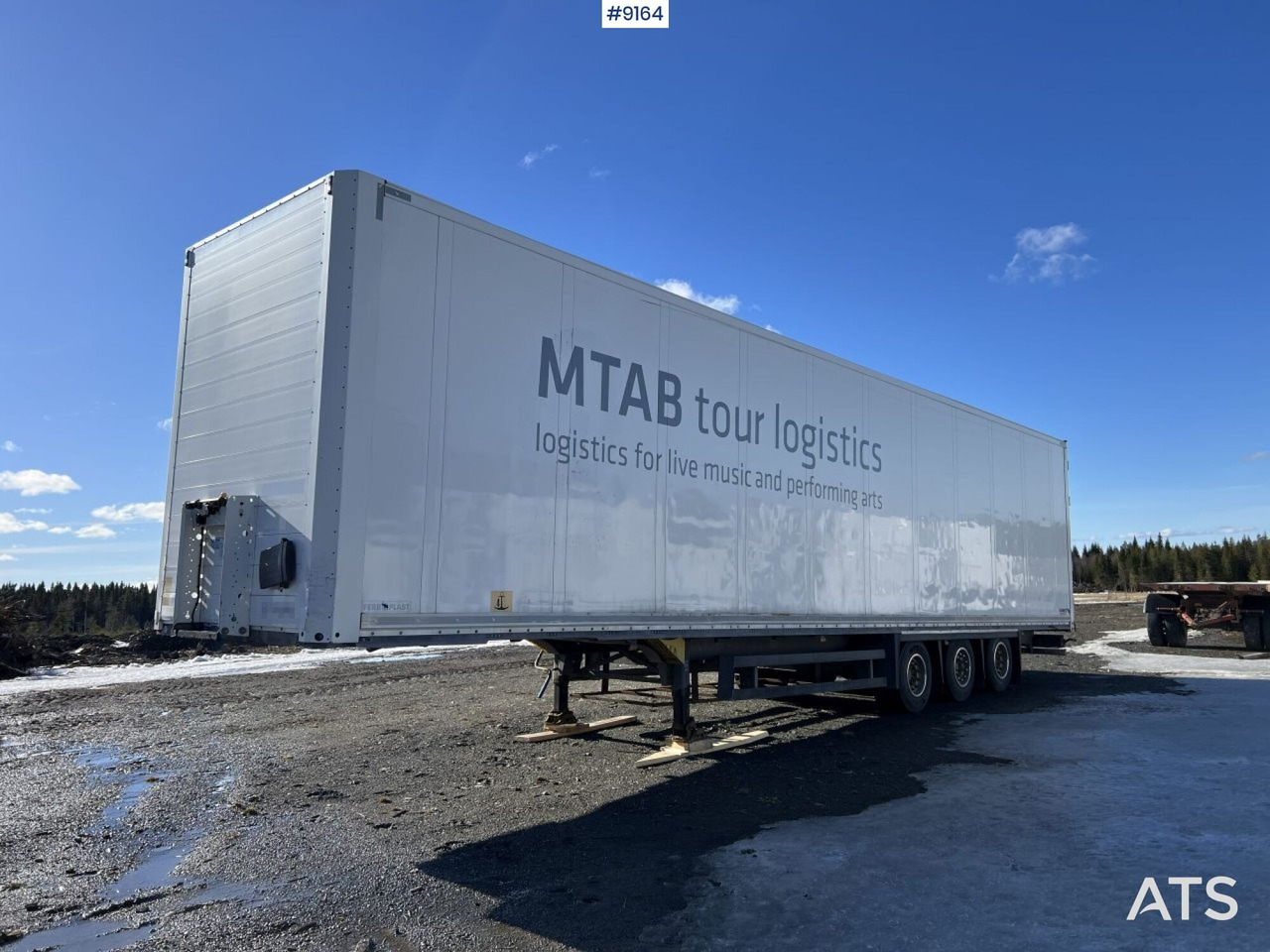SCHMITZ CARGOBULL Megatrailer - Puspiekabe slēgtā virsbūve: foto 1 SCHMITZ CARGOBULL Megatrailer - Puspiekabe slēgtā virsbūve: foto 1