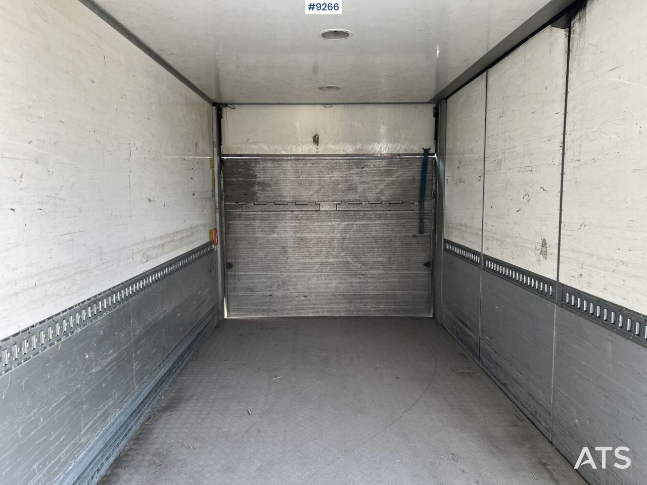 Kravas automašīna ar slēgto virsbūvi Scania P280 Van with tailgate lift: foto 7