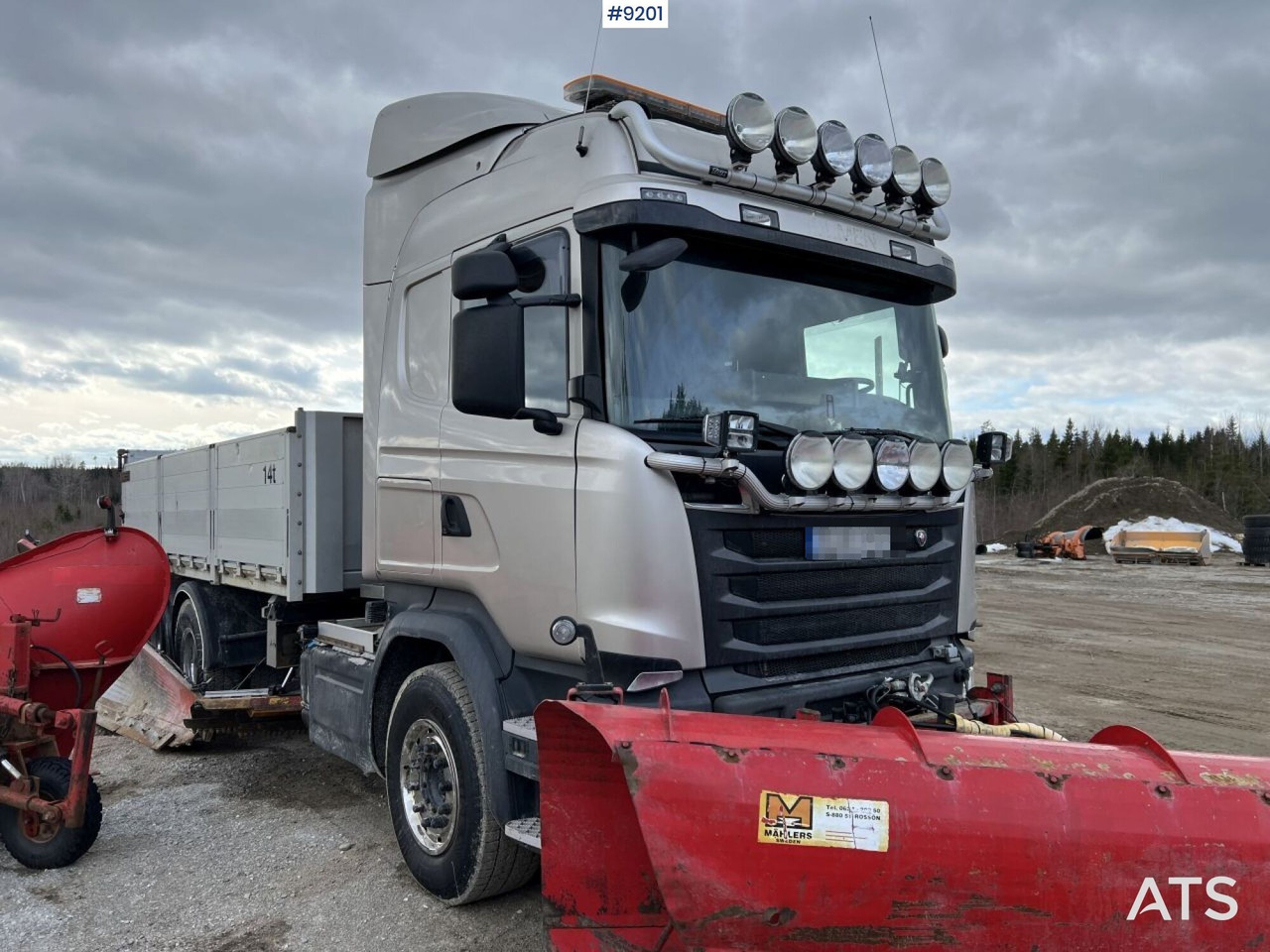 Scania R520 Tipper truck with plow equipment and underbite - Kravas automašīna pašizgāzējs: foto 2 Scania R520 Tipper truck with plow equipment and underbite - Kravas automašīna pašizgāzējs: foto 2