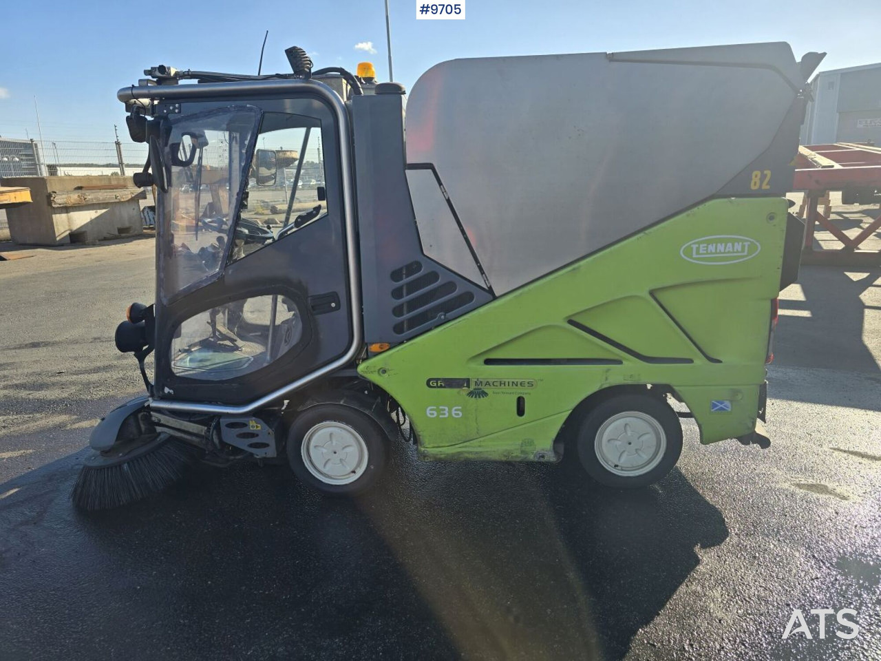 Sweeper - Tennant 636 (SEE VIDEO) - Ielu tīrīšanas mašīna: foto 2 Sweeper - Tennant 636 (SEE VIDEO) - Ielu tīrīšanas mašīna: foto 2