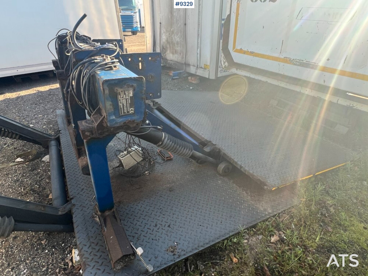 Tail lift - Zepro- ZHD2000-175MA - Kravas lifts: foto 5 Tail lift - Zepro- ZHD2000-175MA - Kravas lifts: foto 5