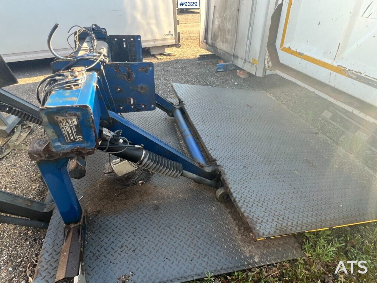 Tail lift - Zepro- ZHD2000-175MA - Kravas lifts: foto 3 Tail lift - Zepro- ZHD2000-175MA - Kravas lifts: foto 3