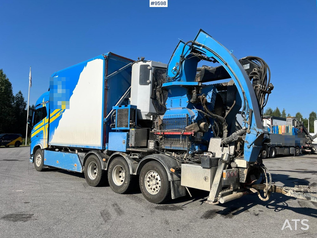 Volvo FH16 8*4 Bruks wood chipper - Kravas automašīna pašizgāzējs, Kravas auto ar manipulatoru: foto 4 Volvo FH16 8*4 Bruks wood chipper - Kravas automašīna pašizgāzējs, Kravas auto ar manipulatoru: foto 4