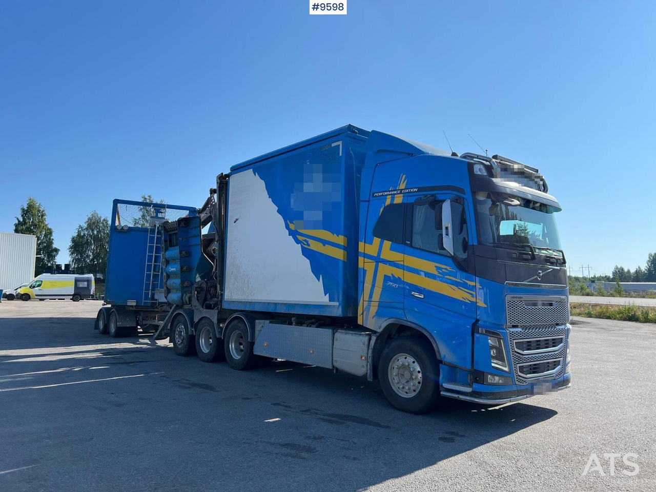 Volvo FH16 8*4 Bruks wood chipper - Kravas automašīna pašizgāzējs, Kravas auto ar manipulatoru: foto 2 Volvo FH16 8*4 Bruks wood chipper - Kravas automašīna pašizgāzējs, Kravas auto ar manipulatoru: foto 2