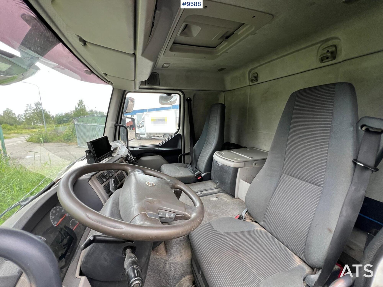 Volvo FL 280 4x2 Box Truck with loading ramps - Kravas automašīna ar slēgto virsbūvi: foto 5 Volvo FL 280 4x2 Box Truck with loading ramps - Kravas automašīna ar slēgto virsbūvi: foto 5