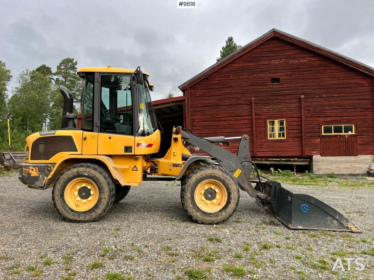 Volvo L30 G Wheel Loader with Attachments (VIDEO) - Riteņu iekrāvējs: foto 3 Volvo L30 G Wheel Loader with Attachments (VIDEO) - Riteņu iekrāvējs: foto 3