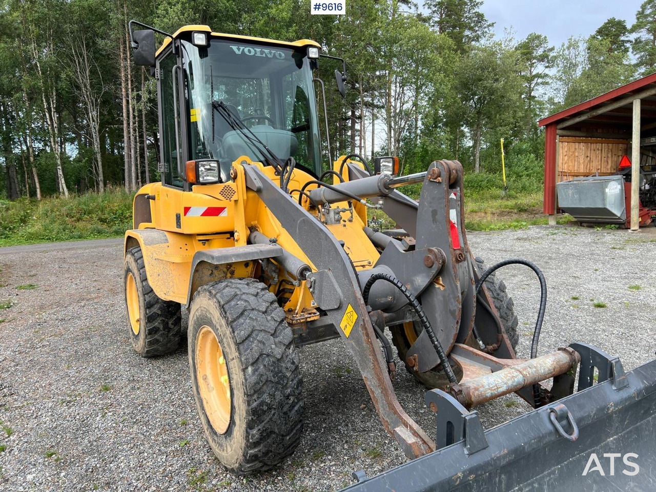 Volvo L30 G Wheel Loader with Attachments (VIDEO) - Riteņu iekrāvējs: foto 2 Volvo L30 G Wheel Loader with Attachments (VIDEO) - Riteņu iekrāvējs: foto 2