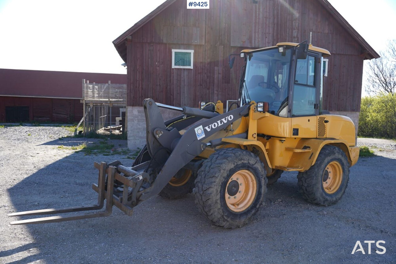 Volvo L35 G with implements (VIDEO) - Riteņu iekrāvējs: foto 1 Volvo L35 G with implements (VIDEO) - Riteņu iekrāvējs: foto 1