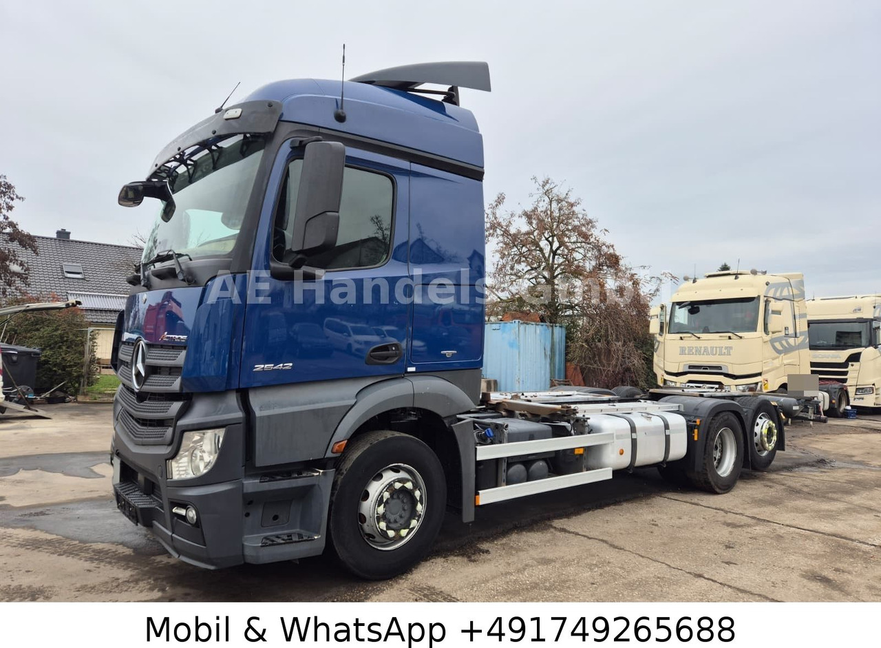 Mercedes-Benz Actros 4 2542 StreamSpace LL BDF *Retader/Multi - Konteineru vedējs/ Kravas automašīna ar noņemamā virsbūve: foto 2 Mercedes-Benz Actros 4 2542 StreamSpace LL BDF *Retader/Multi - Konteineru vedējs/ Kravas automašīna ar noņemamā virsbūve: foto 2