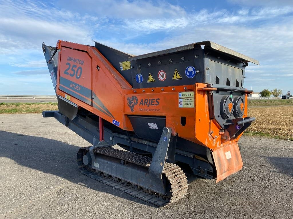 Arjes IMPAKTOR 250 EVOIII Tier3III 1er Main- - Mobilais drupinātājs: foto 3 Arjes IMPAKTOR 250 EVOIII Tier3III 1er Main- - Mobilais drupinātājs: foto 3