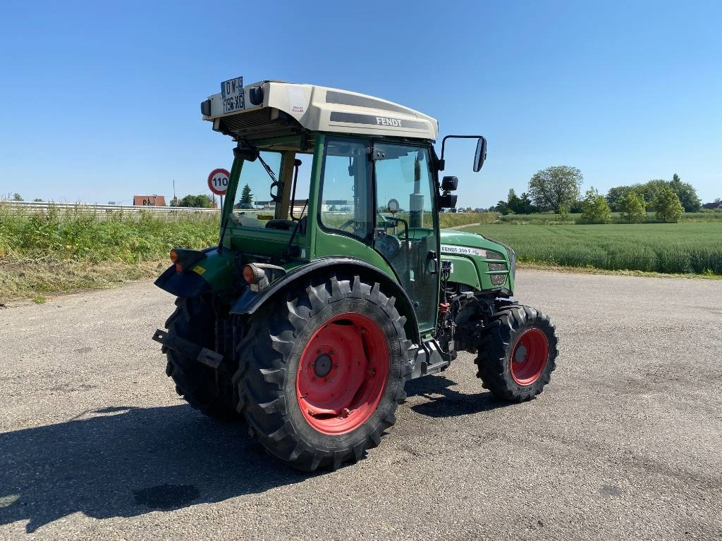 Fendt 209F Vario TMS 1er Main endommagé - Traktors: foto 4 Fendt 209F Vario TMS 1er Main endommagé - Traktors: foto 4