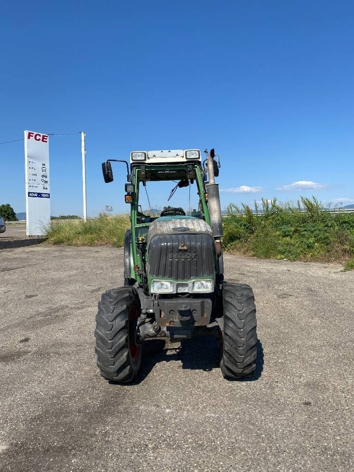 Fendt 209F Vario TMS 1er Main endommagé - Traktors: foto 2 Fendt 209F Vario TMS 1er Main endommagé - Traktors: foto 2