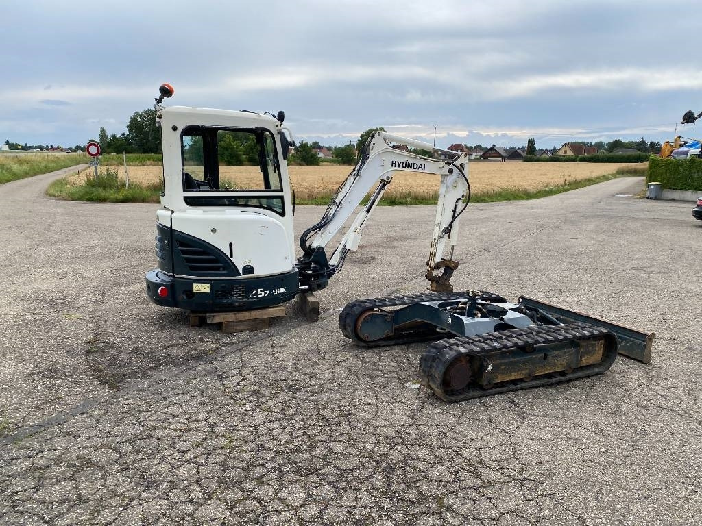 Hyundai ROBEX 25Z-9AK Certificat CE endommagée - Mini-ekskavators: foto 4 Hyundai ROBEX 25Z-9AK Certificat CE endommagée - Mini-ekskavators: foto 4