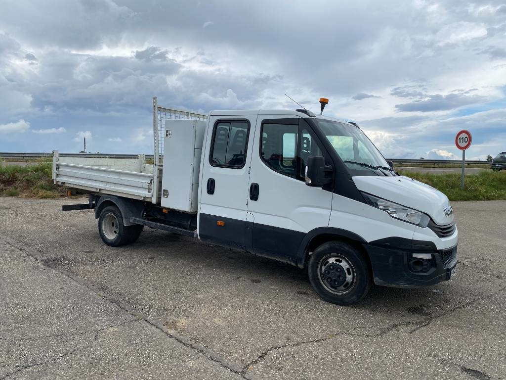 Iveco DAILY 35-140 C14 2.3D/140 / JPM VULCAIN endommagé - Komercauto pašizgāzējs, Kravas-pasažieru furgons: foto 4 Iveco DAILY 35-140 C14 2.3D/140 / JPM VULCAIN endommagé - Komercauto pašizgāzējs, Kravas-pasažieru furgons: foto 4