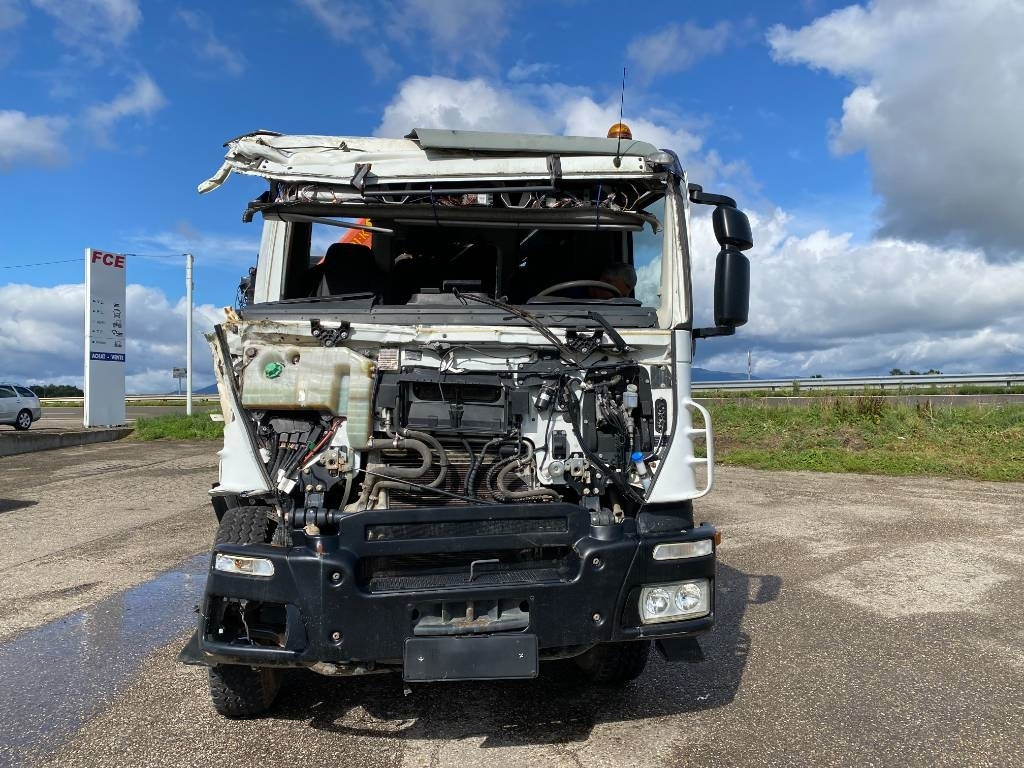 Iveco TRAKKER 410/EEV -PALFINGER PK13001-T18 endommagé - Pacēlājs ar āķi: foto 5 Iveco TRAKKER 410/EEV -PALFINGER PK13001-T18 endommagé - Pacēlājs ar āķi: foto 5