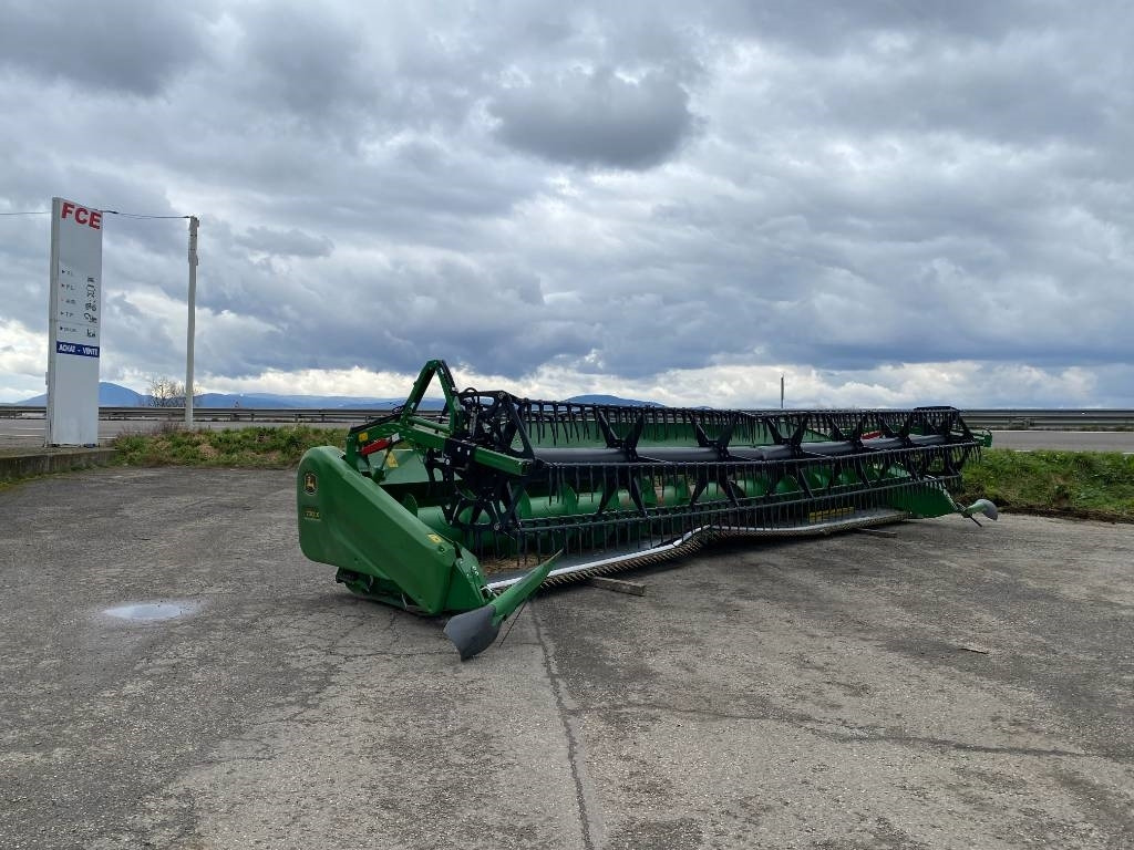 John Deere 730 X Origine Françaises endommagée - Kombainu papildaprīkojums: foto 3 John Deere 730 X Origine Françaises endommagée - Kombainu papildaprīkojums: foto 3