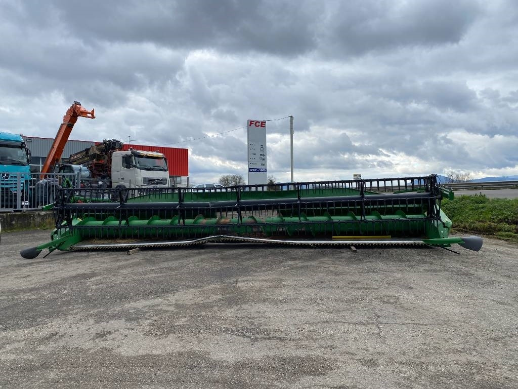 John Deere 730 X Origine Françaises endommagée - Kombainu papildaprīkojums: foto 2 John Deere 730 X Origine Françaises endommagée - Kombainu papildaprīkojums: foto 2