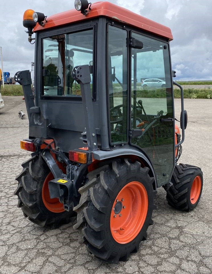 Kubota B 1161 DT Boite de vitesses mécanique - Traktors: foto 4 Kubota B 1161 DT Boite de vitesses mécanique - Traktors: foto 4