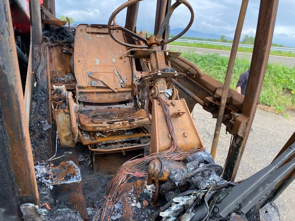Teleskopiskais iekrāvējs Manitou MRT 2660/360-160Y-ST5/S1 1er Main endommagé: foto 48