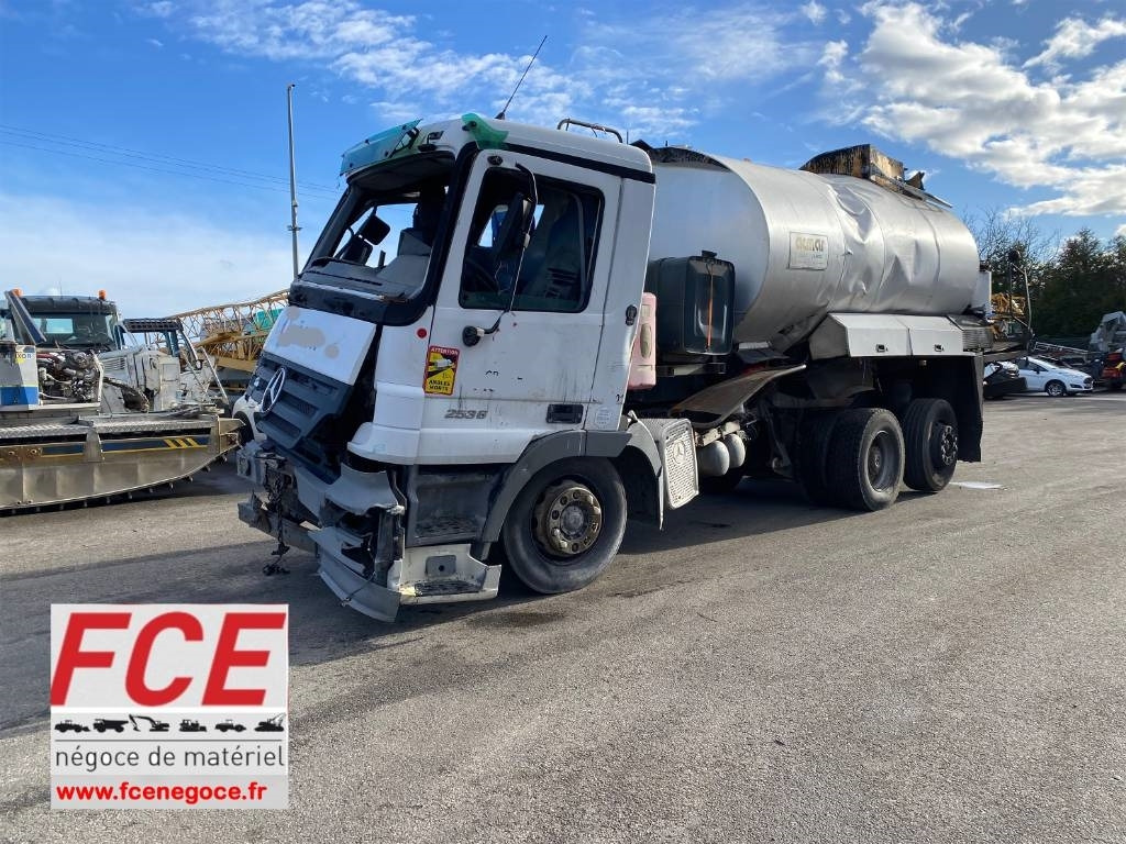 Mercedes-Benz ACTROS Mp2 2536/6x2 BVM -ACMAR CRAON Z12341 - Autocisterna: foto 1 Mercedes-Benz ACTROS Mp2 2536/6x2 BVM -ACMAR CRAON Z12341 - Autocisterna: foto 1