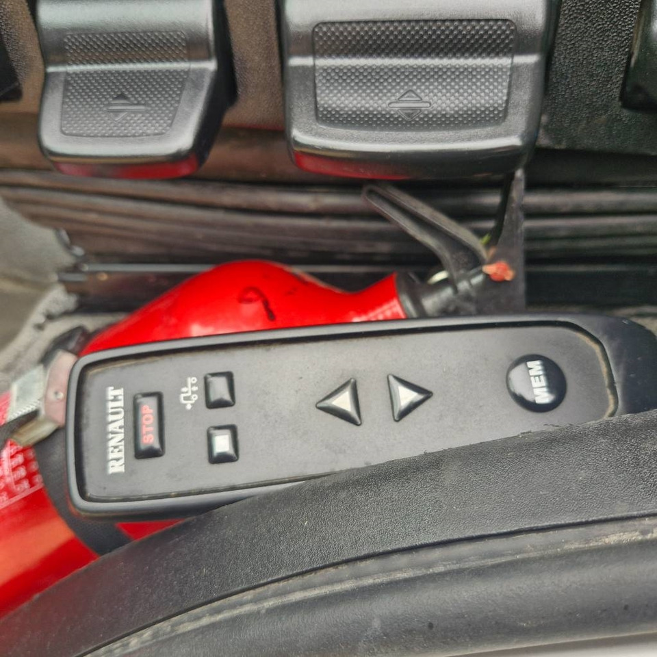 Pacēlājs ar āķi Renault D Wide 380: foto 16
