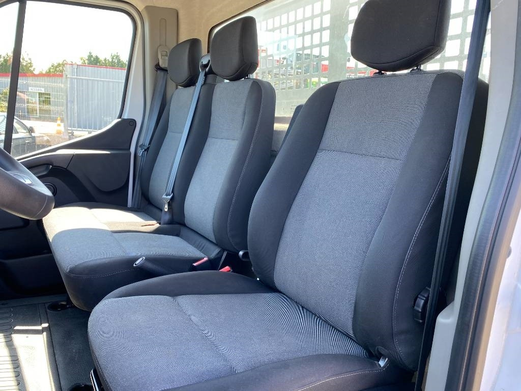 Automašīna ar kravas platformu Renault MASTER 2.3 DCI 130/GRUAU endommagé: foto 16