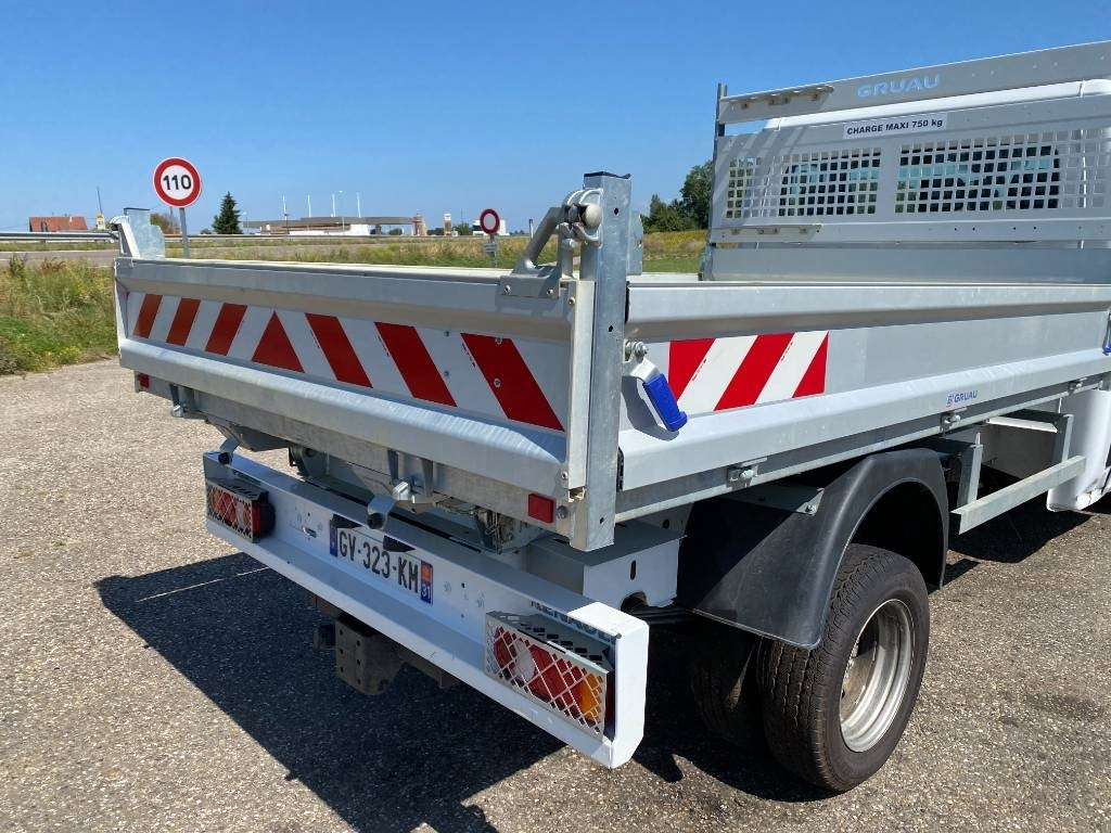 Automašīna ar kravas platformu Renault MASTER 2.3 DCI 130/GRUAU endommagé: foto 39