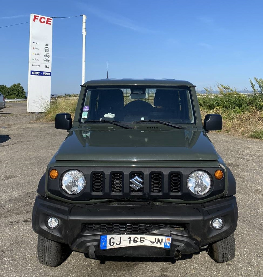 Suzuki JIMNY 1.5i 102/AllGrip endommagé - Vieglā automašīna: foto 2 Suzuki JIMNY 1.5i 102/AllGrip endommagé - Vieglā automašīna: foto 2