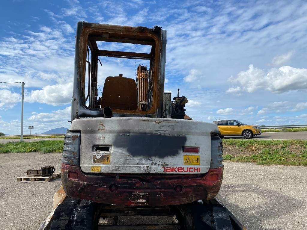 Takeuchi TB 250 + Brise roche et Godets endommagée - Mini-ekskavators: foto 2 Takeuchi TB 250 + Brise roche et Godets endommagée - Mini-ekskavators: foto 2