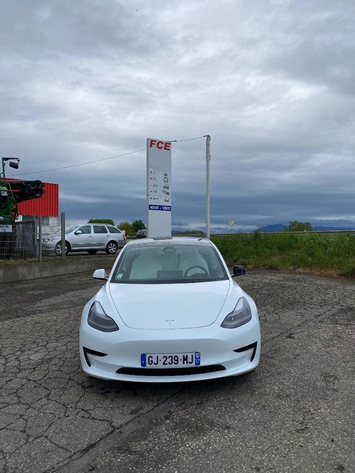 Tesla MODEL 3 5YJ3 - Rwd-Carte Grise Française endommagé - Vieglā automašīna: foto 2 Tesla MODEL 3 5YJ3 - Rwd-Carte Grise Française endommagé - Vieglā automašīna: foto 2