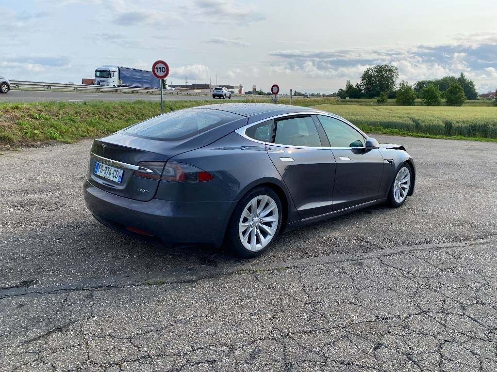 Tesla MODEL S 100D Carte Grise Française endommagée - Vieglā automašīna: foto 4 Tesla MODEL S 100D Carte Grise Française endommagée - Vieglā automašīna: foto 4