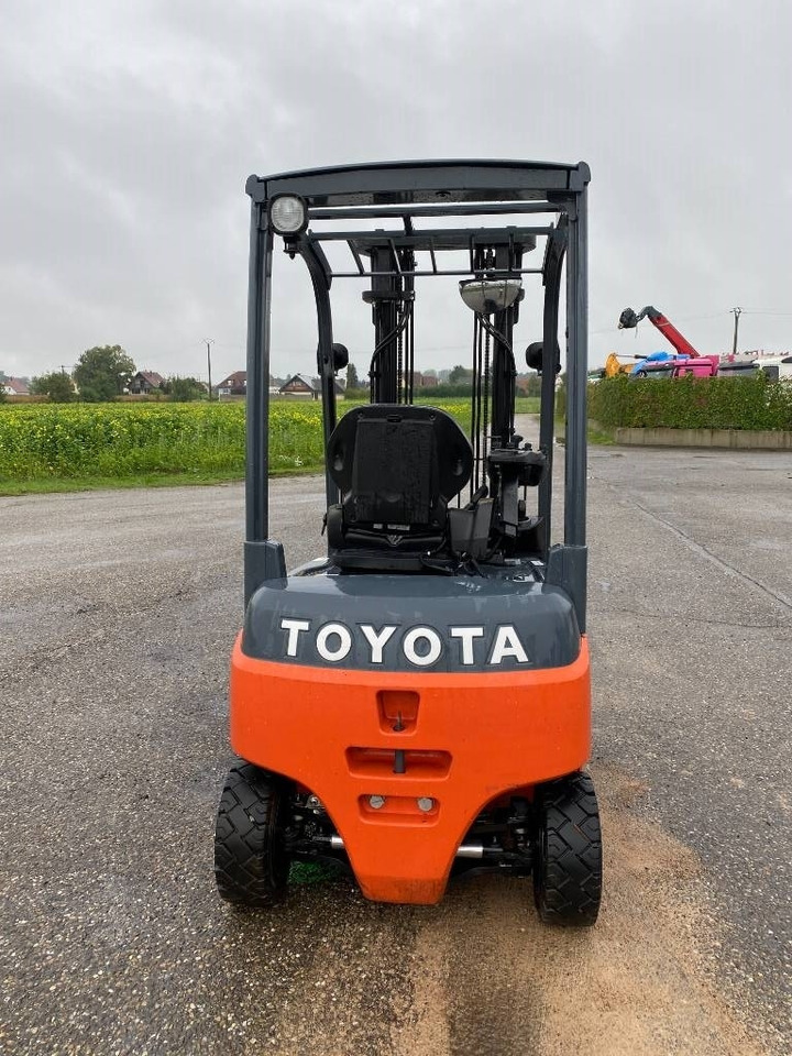 Toyota TRAIGO 48/16-8FBMK16T endommagé - Elektroiekrāvējs: foto 4 Toyota TRAIGO 48/16-8FBMK16T endommagé - Elektroiekrāvējs: foto 4