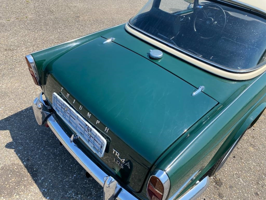 Vieglā automašīna Triumph TR4-A + Hard Top / OldTimer endommagé: foto 38