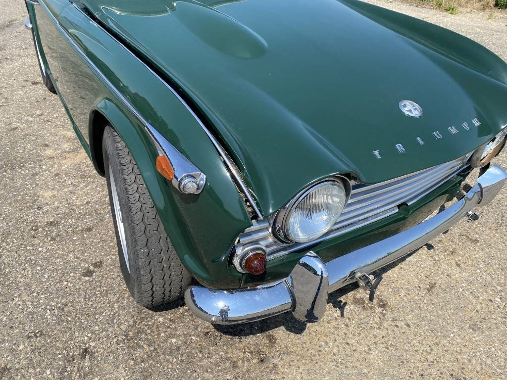 Vieglā automašīna Triumph TR4-A + Hard Top / OldTimer endommagé: foto 9