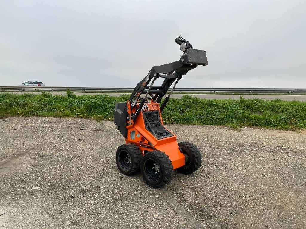 WorkyQuad WORKYQUAD SSQ15D Origine Française endommagée - Mini iekrāvējs: foto 3 WorkyQuad WORKYQUAD SSQ15D Origine Française endommagée - Mini iekrāvējs: foto 3