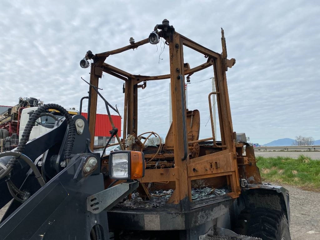 Riteņu iekrāvējs Yanmar V 100 / Certificat CE endommagée: foto 16