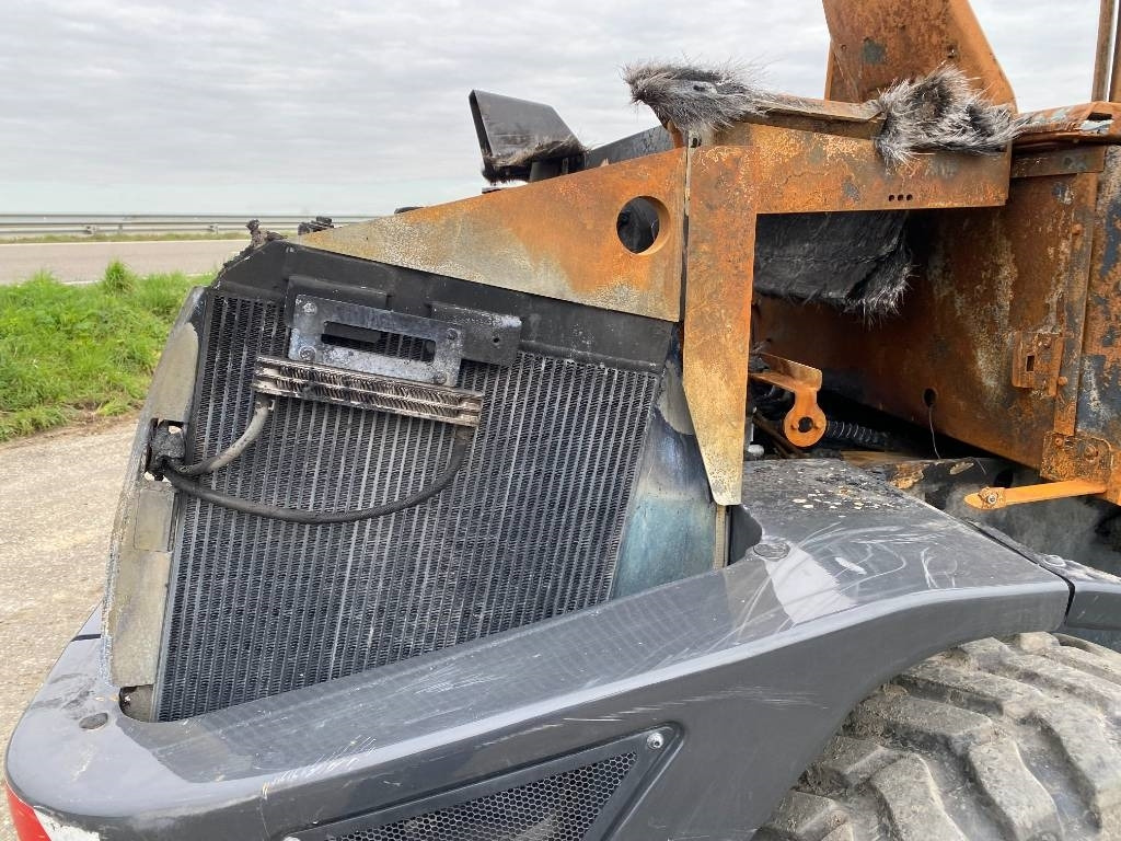 Riteņu iekrāvējs Yanmar V 100 / Certificat CE endommagée: foto 34