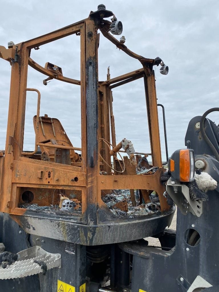 Riteņu iekrāvējs Yanmar V 100 / Certificat CE endommagée: foto 41