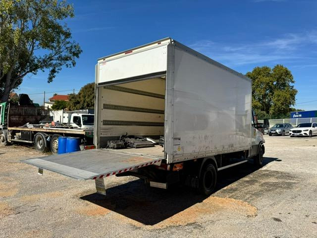Iveco 70C180 CAISSE HAYON - Furgons ar slēgtā virsbūve: foto 5 Iveco 70C180 CAISSE HAYON - Furgons ar slēgtā virsbūve: foto 5