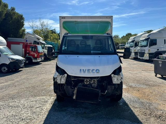 Iveco 70C180 CAISSE HAYON - Furgons ar slēgtā virsbūve: foto 2 Iveco 70C180 CAISSE HAYON - Furgons ar slēgtā virsbūve: foto 2