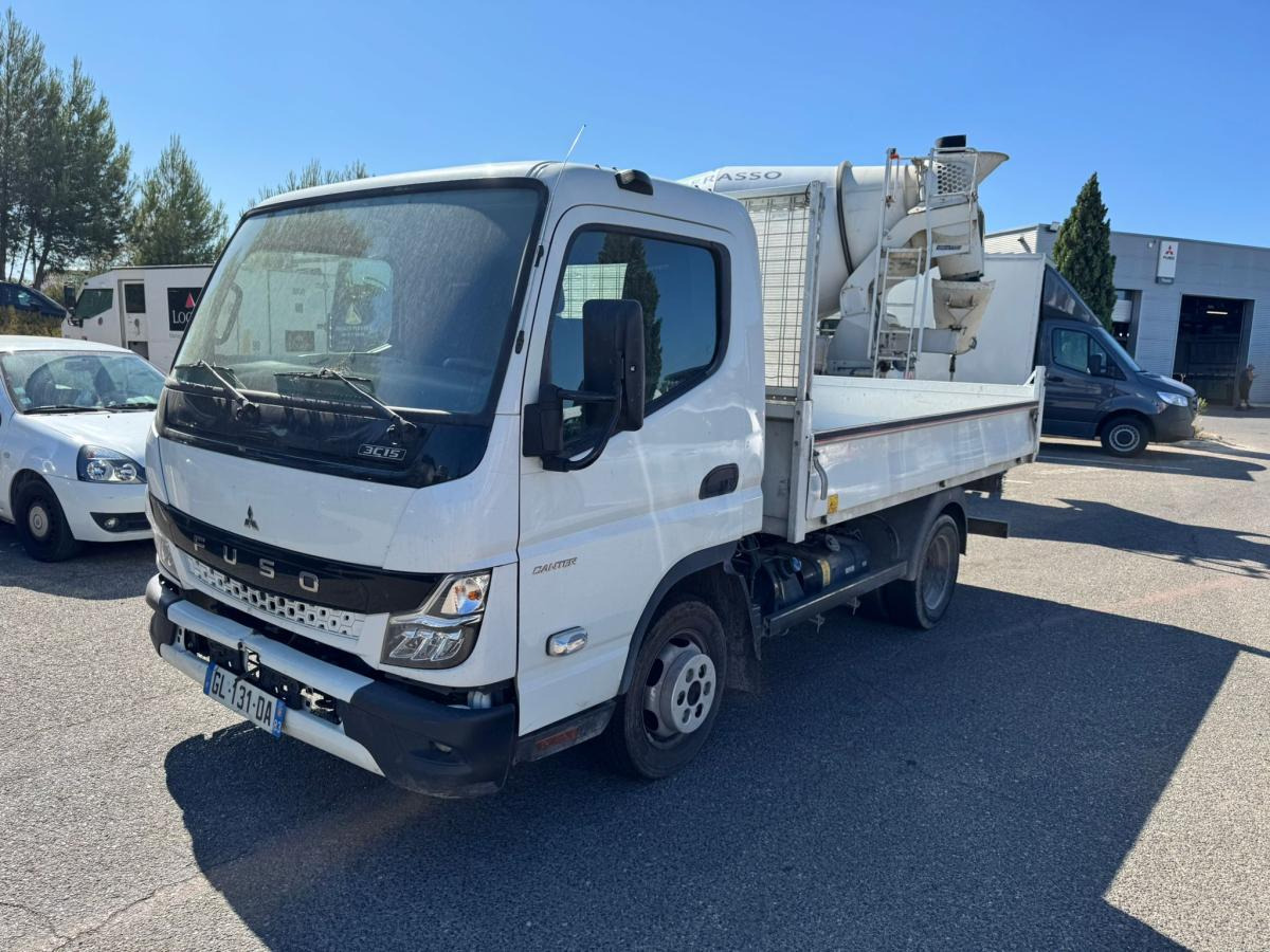 Mitsubishi Fuso Canter 3C15 - Komercauto pašizgāzējs: foto 3 Mitsubishi Fuso Canter 3C15 - Komercauto pašizgāzējs: foto 3