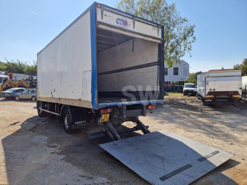 Renault DCI 220 - Kravas automašīna ar slēgto virsbūvi: foto 3 Renault DCI 220 - Kravas automašīna ar slēgto virsbūvi: foto 3