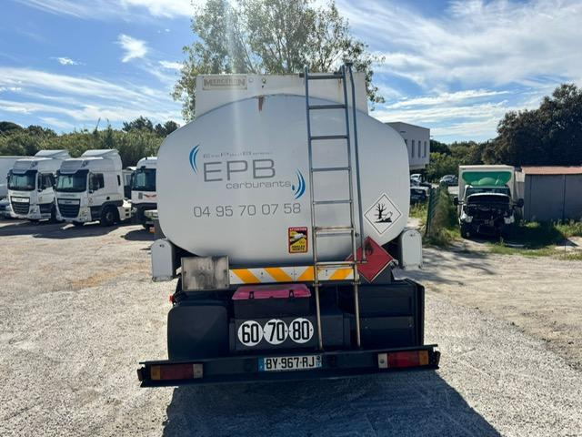 Renault MIDLUM 210 CITERNE MERCERON 11000 L 4 COMPARTIMENTS - Autocisterna: foto 3 Renault MIDLUM 210 CITERNE MERCERON 11000 L 4 COMPARTIMENTS - Autocisterna: foto 3